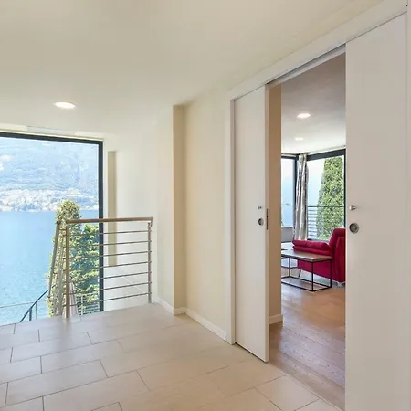 Como Lake Villa