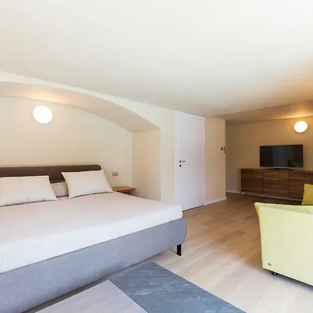 Como Lake Villa Faggeto Lario